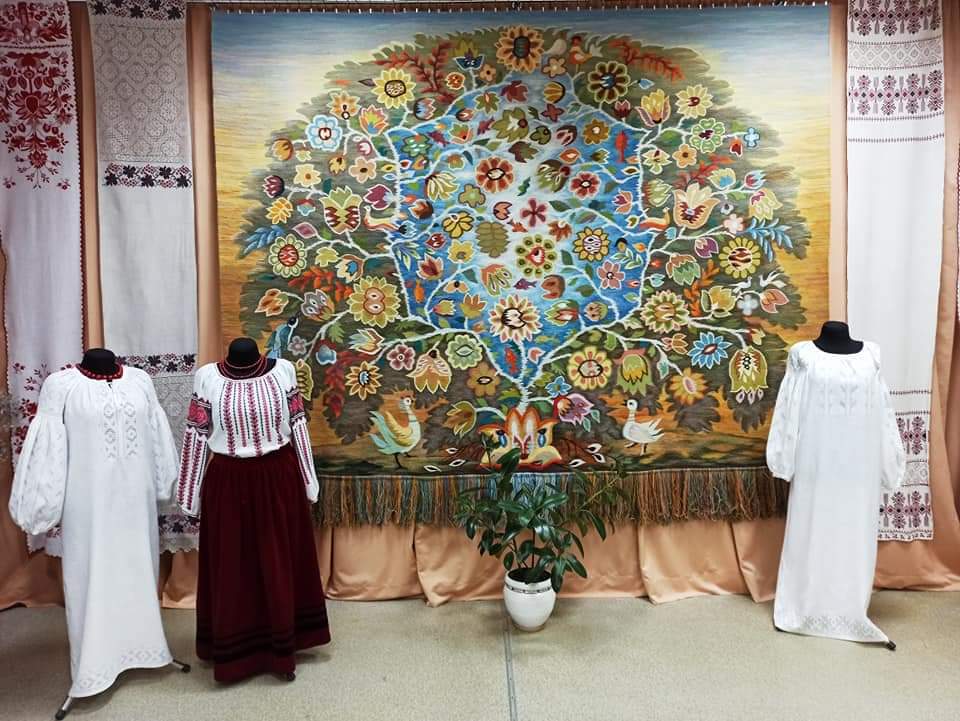 Всеукраїнський центр вишивки та килимарства